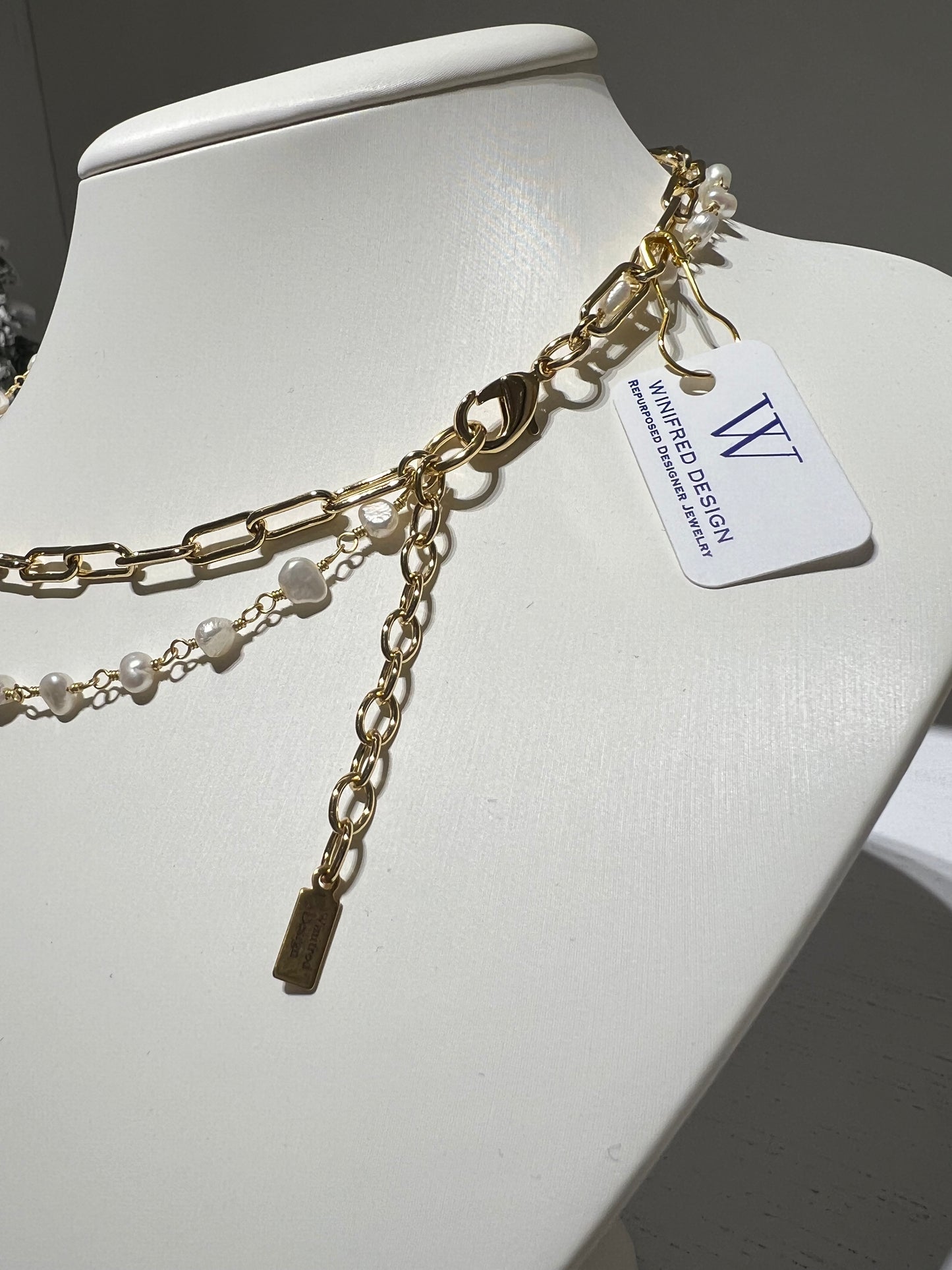 Louis Vuitton Necklace Gold & Pearl