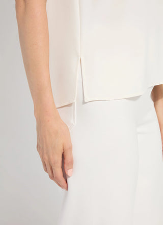 Kavita Crew Neck Contrast Stitching Blouse
