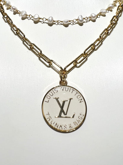 Louis Vuitton Necklace Gold & Pearl