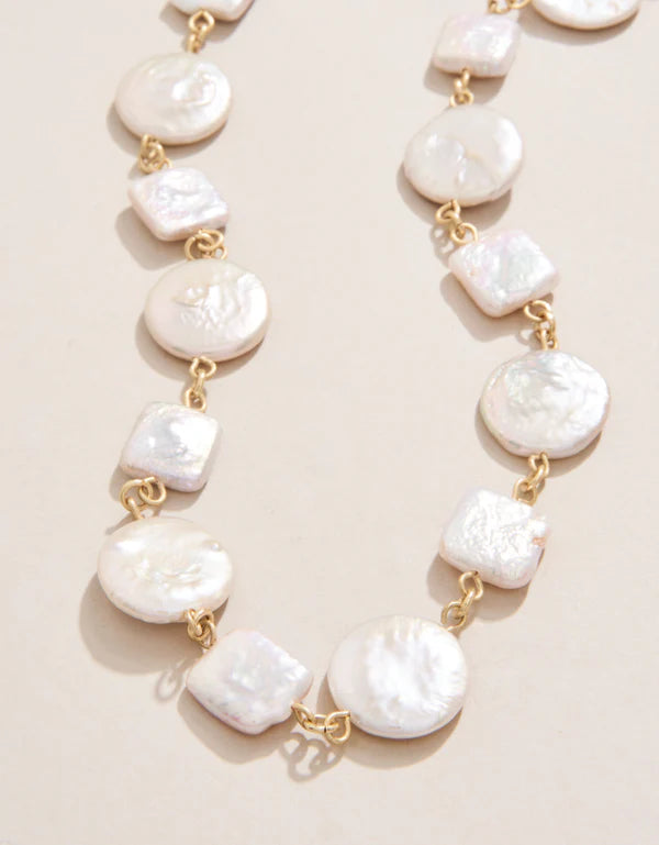 Pretty Pearl Necklace 17” Pearl