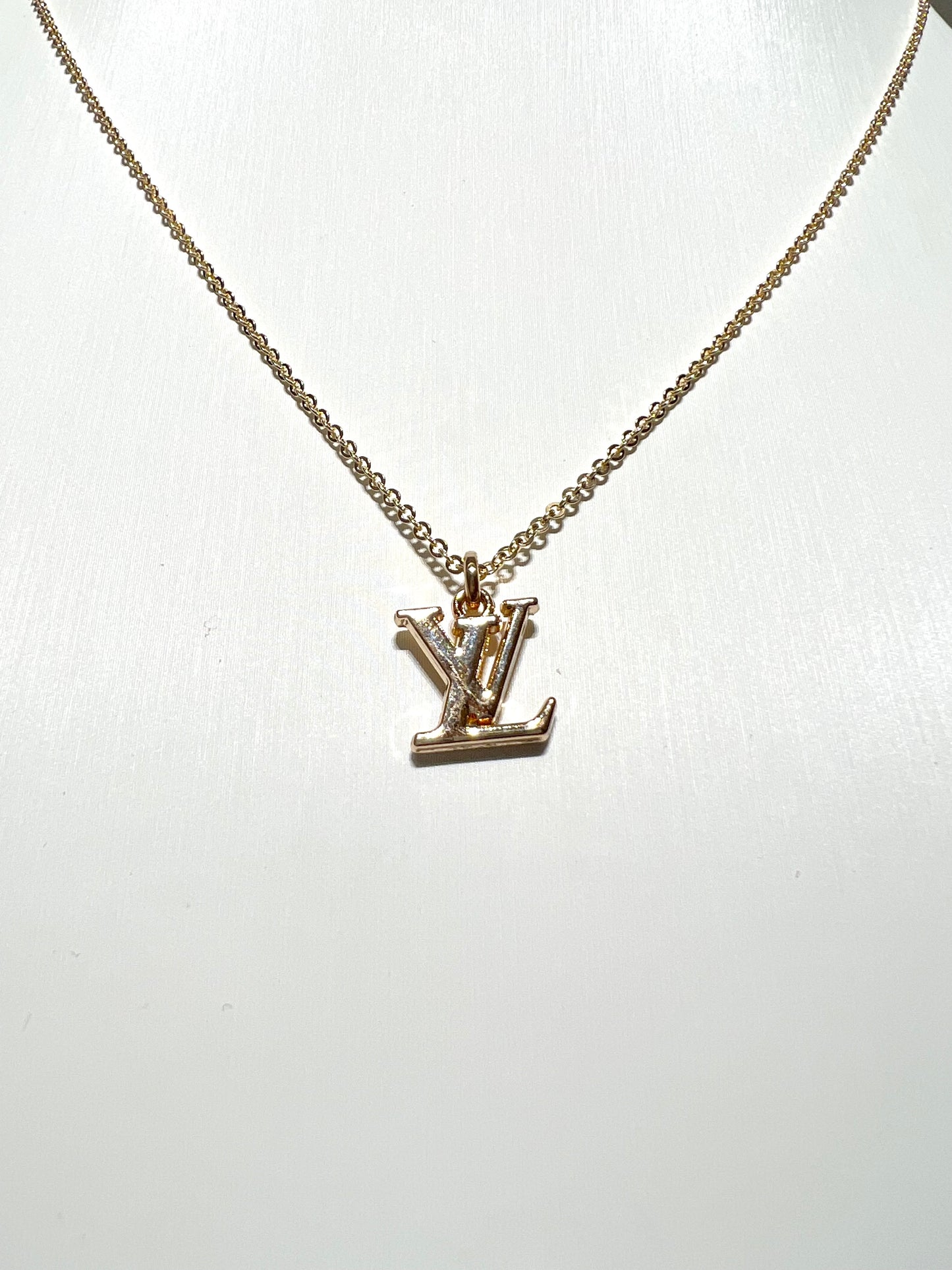 Louis Vuitton Gold Thin Chain Necklace