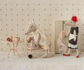 Beautician Mouse, Mum