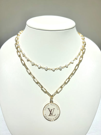 Louis Vuitton Necklace Gold & Pearl