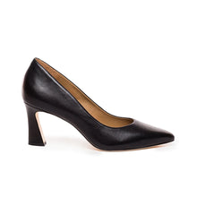 Load image into Gallery viewer, Faryn Black Antique Pointed Toe Pump
