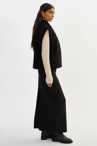 Dua Reversible Faux Fur Vest Black