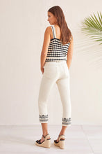 Load image into Gallery viewer, Audrey Straight Crop Jeans With Embroidery