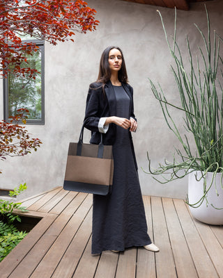 Jaunt Merino Wool Tote Cumin Tobacco Black