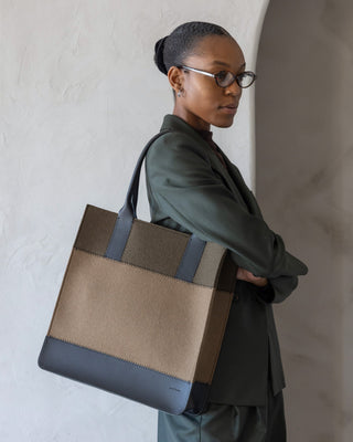 Jaunt Merino Wool Tote Cumin Tobacco Black