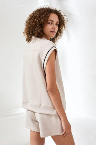 Techno Lux Pull On Contrast Detail Short Sand Dune