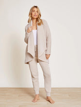 Load image into Gallery viewer, Barefoot honeycomb shawl