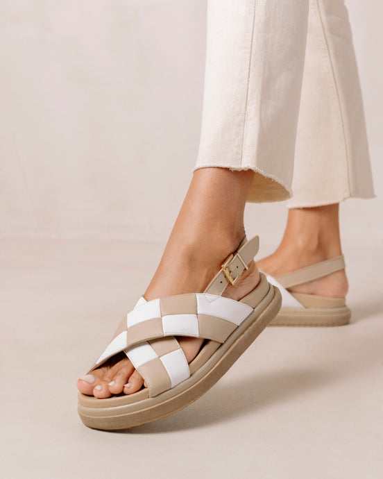 Marshmallow Scacchi Leather Sandals
