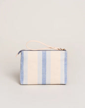 Load image into Gallery viewer, Carina Wristlet Blue Crab